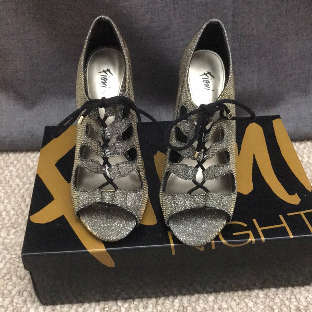Heels! - Picture 2 of 5